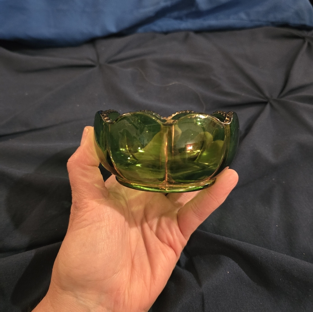 Vintage Indiana Glass Co. Green Glass Ruffled Vase 1970's